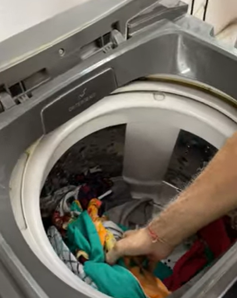 Fix4U Repairs' technicians fixing washing machine squeaking problem in GTA