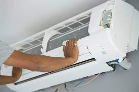 Fix4U Repairs' technicians fixing ac installation problem in GTA
